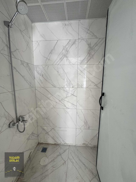 Yaşam Emlaktan Süper Lüks Kat Konumunda Kiralık Daire — fotoğraf 30