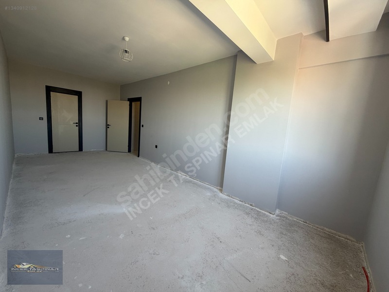 İncek Taşpınar Emlaktan 3+1 Lüx Satılık Daire — fotoğraf 13