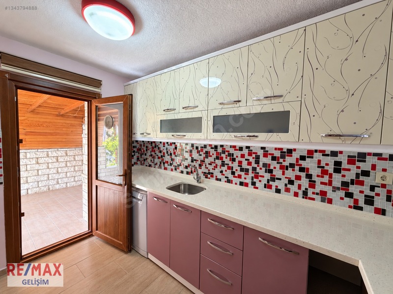 Selimpaşa Mimaş Sitesinde Deniz Manzaralı Kiralık 3+1 Villa — fotoğraf 15