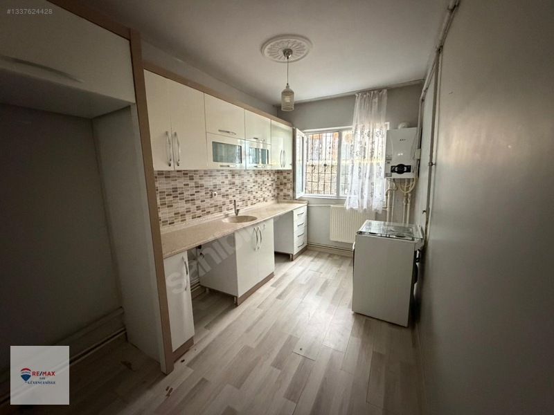 Remax İlke'den A. Gazi Mahallesi'nde 2+1 Kiralık Daire — fotoğraf 2