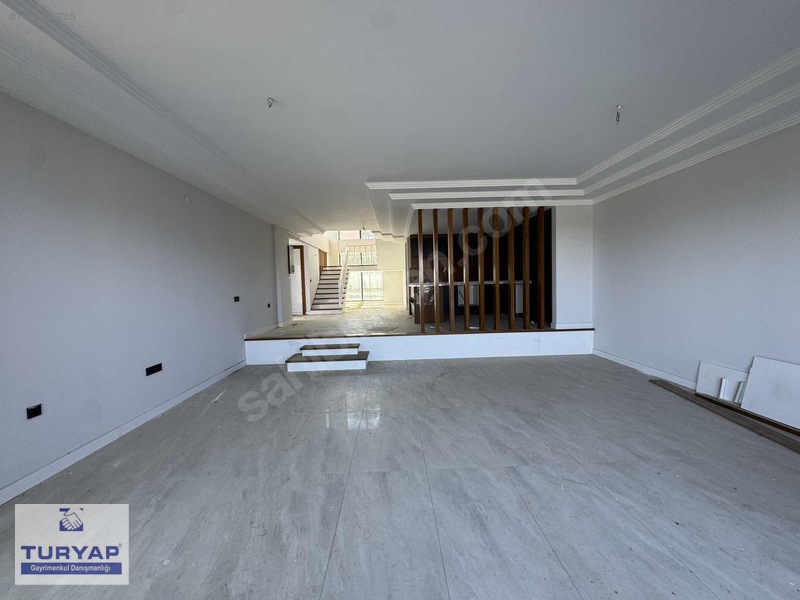 Turyap Tan Tirenin Gözde Bölgesinde Bulvar Üstü Satılık Villa — fotoğraf 6