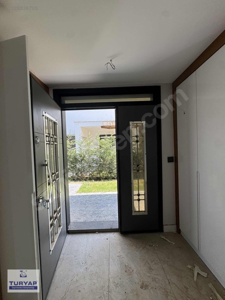 Turyap Tan Tirenin Gözde Bölgesinde Bulvar Üstü Satılık Villa — fotoğraf 8