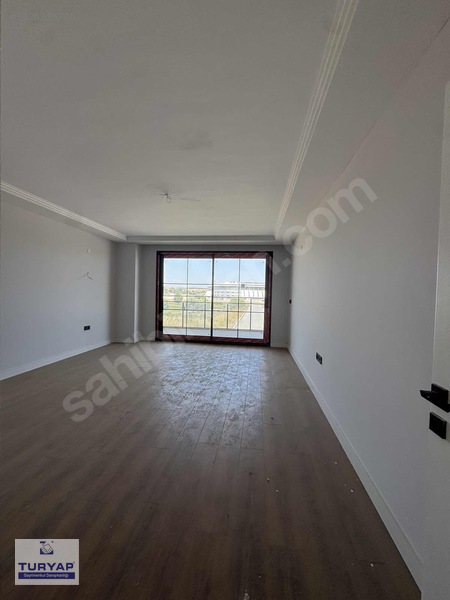 Turyap Tan Tirenin Gözde Bölgesinde Bulvar Üstü Satılık Villa — fotoğraf 16