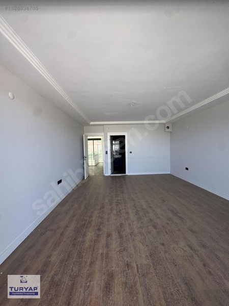 Turyap Tan Tirenin Gözde Bölgesinde Bulvar Üstü Satılık Villa — fotoğraf 23
