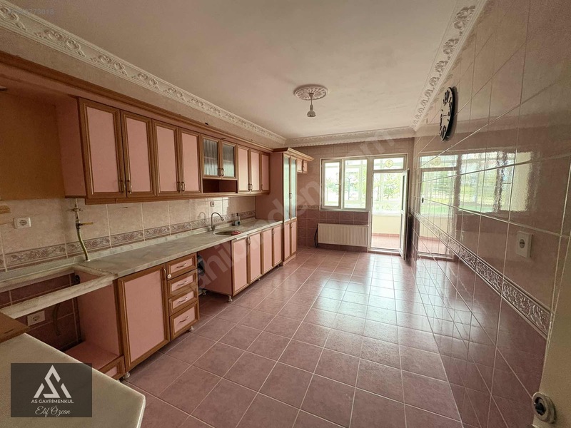 Albayraklar Gm'den Yıldızkent'de Kiralık 3+1 Daire — fotoğraf 2