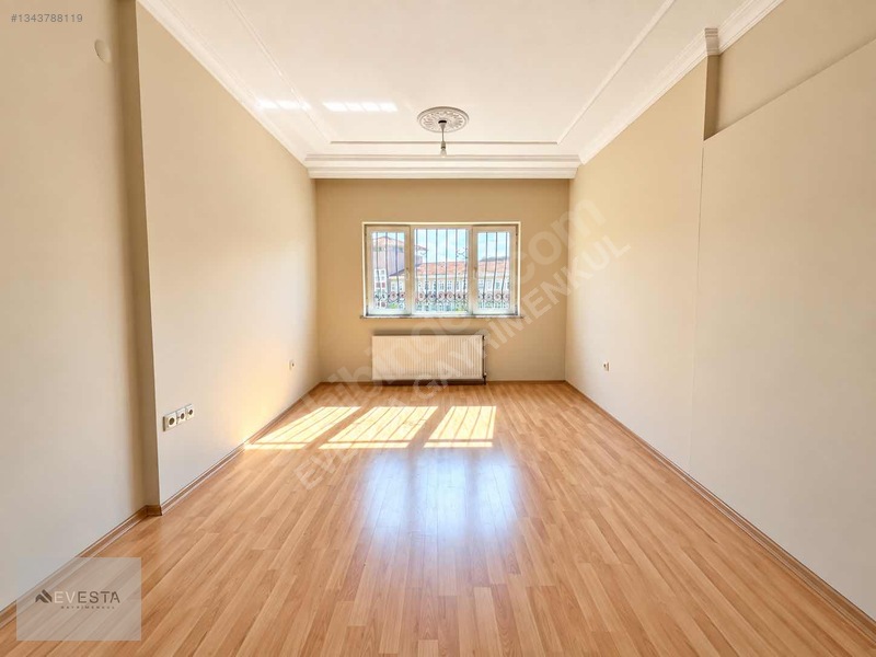 Merkezi Konumda Geniş 1+1 | 65 M² Net | Kapalı Mutfak | Kiralık — fotoğraf 2