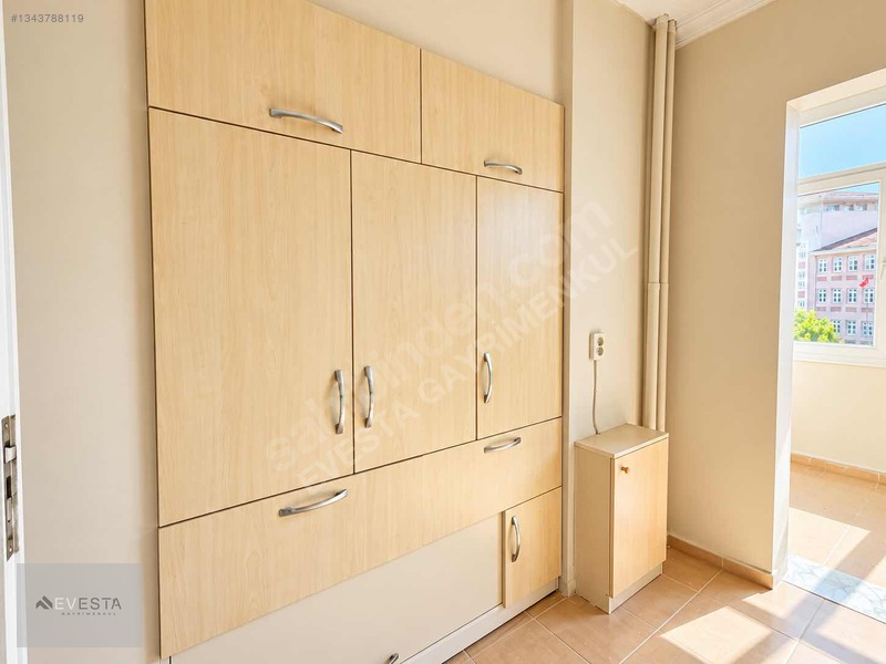 Merkezi Konumda Geniş 1+1 | 65 M² Net | Kapalı Mutfak | Kiralık — fotoğraf 8
