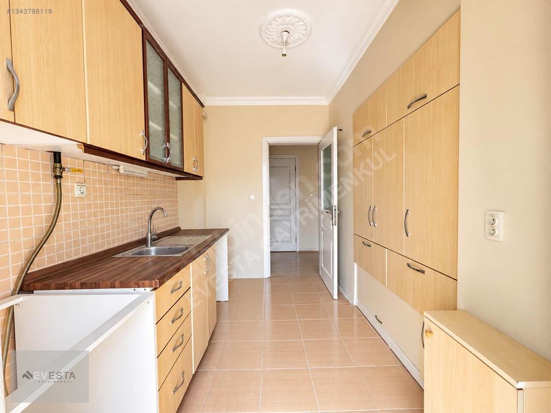 Merkezi Konumda Geniş 1+1 | 65 M² Net | Kapalı Mutfak | Kiralık — fotoğraf 9