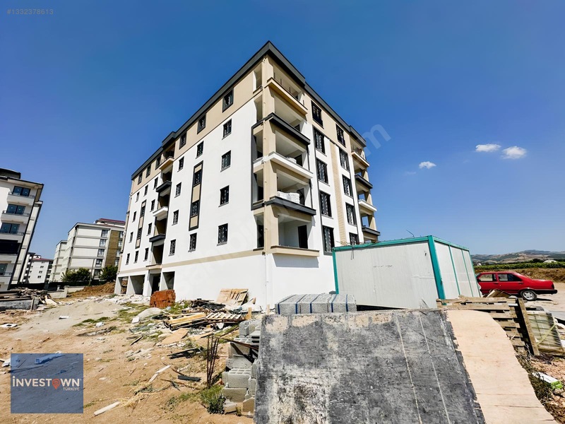 Yenişehir'de Merkezi Konumda Satılık 2+1 Manzaralı Arakat Daire — fotoğraf 2
