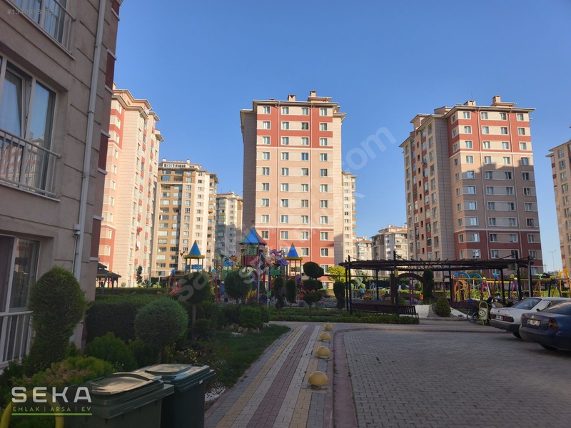 Meram Konevi Konutlarında Kiralık 2+1