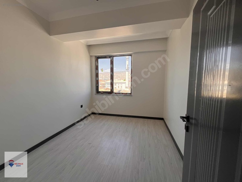 Remax Dem'den İnönü Mah.yerden Isıtmalı Kiralık 2+0 Lüx Daireler — fotoğraf 18
