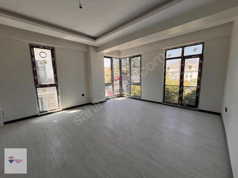 Remax Dem'den İnönü Mah.yerden Isıtmalı Kiralık 2+0 Lüx Daireler — fotoğraf 27