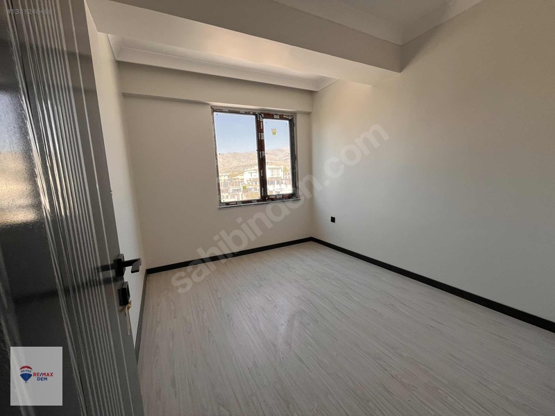 Remax Dem'den İnönü Mah.yerden Isıtmalı Kiralık 2+0 Lüx Daireler — fotoğraf 30