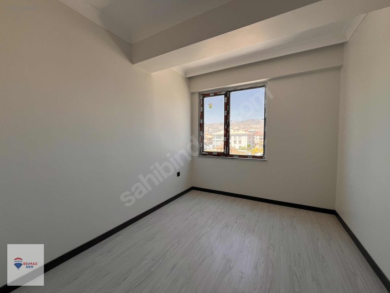 Remax Dem'den İnönü Mah.yerden Isıtmalı Kiralık 2+0 Lüx Daireler — fotoğraf 32