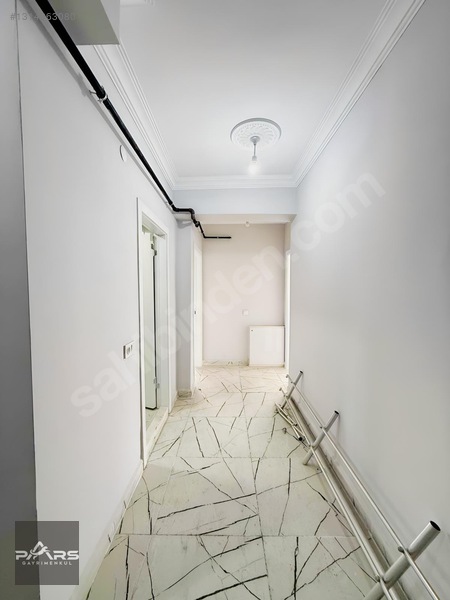 Pars Gayrimenkul'den Satılık Fatih'te Kapalı Garajlı 2+1 Daire — fotoğraf 4