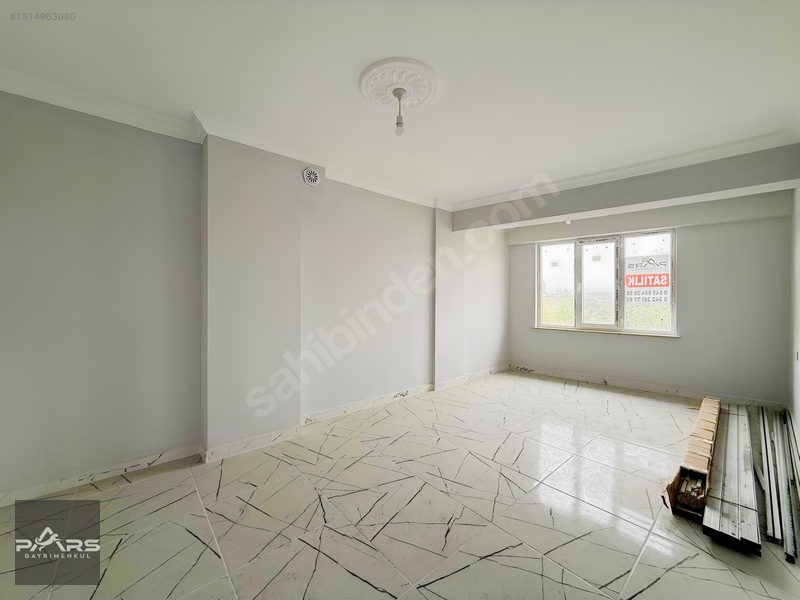 Pars Gayrimenkul'den Satılık Fatih'te Kapalı Garajlı 2+1 Daire — fotoğraf 5