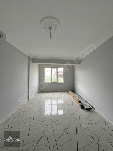Pars Gayrimenkul'den Satılık Fatih'te Kapalı Garajlı 2+1 Daire — fotoğraf 6