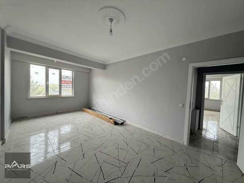 Pars Gayrimenkul'den Satılık Fatih'te Kapalı Garajlı 2+1 Daire — fotoğraf 7