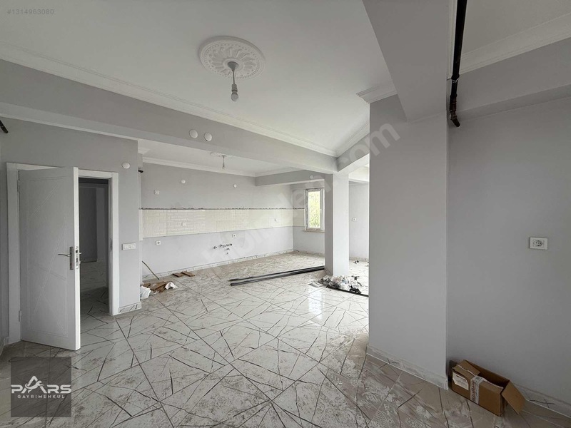 Pars Gayrimenkul'den Satılık Fatih'te Kapalı Garajlı 2+1 Daire — fotoğraf 12