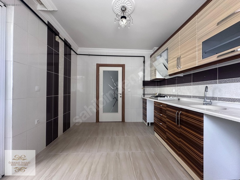 Özbabat'dan 4. Cadde'de Kök Tapu Teraslı Manzaralı 3+1 Daire — fotoğraf 6