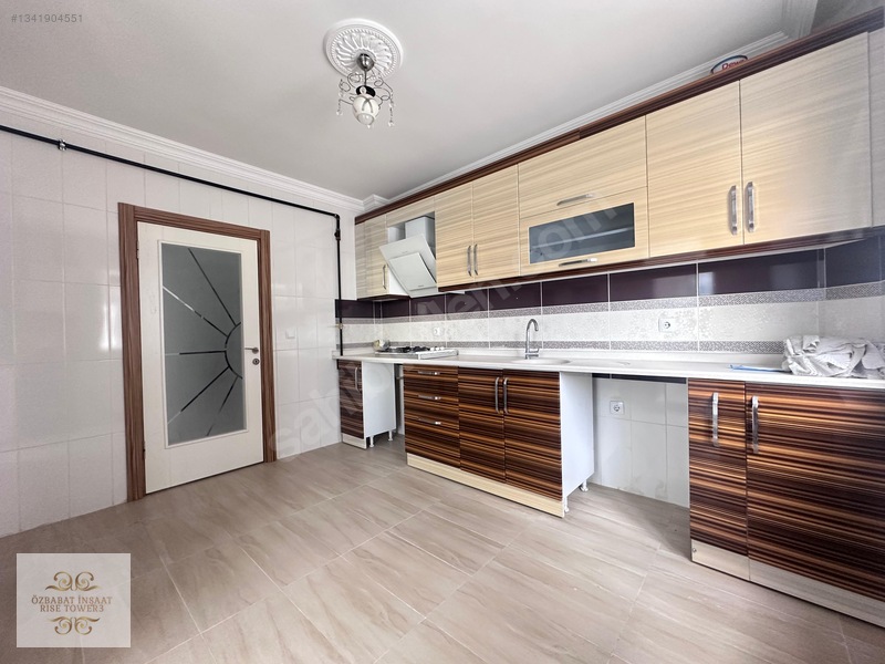Özbabat'dan 4. Cadde'de Kök Tapu Teraslı Manzaralı 3+1 Daire — fotoğraf 7