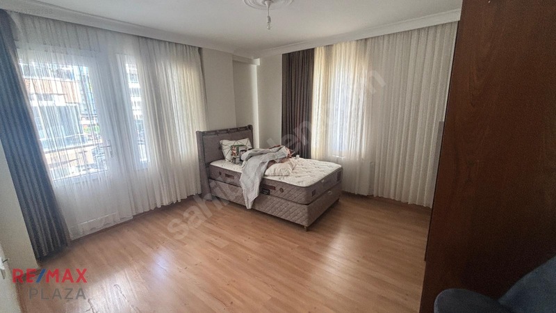Aliağa Siteler Mah'de Eşyalı Kiralık 3+1 Daire — fotoğraf 8
