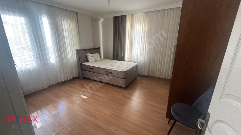 Aliağa Siteler Mah'de Eşyalı Kiralık 3+1 Daire — fotoğraf 13