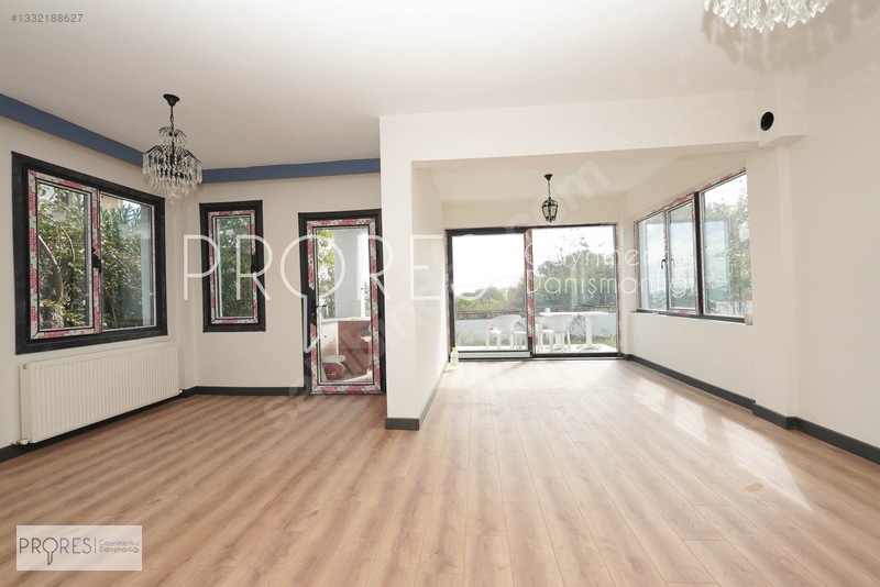 Şile Sahilköy 240m²arsa Üzerinde Komple Yenilenmiş Satılık Villa — fotoğraf 11