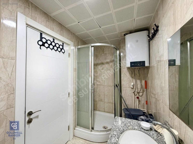 Merkezde Kaçırılmayacak Geniş Ferah Eşyalı 1+1 Satılık Daire — fotoğraf 13