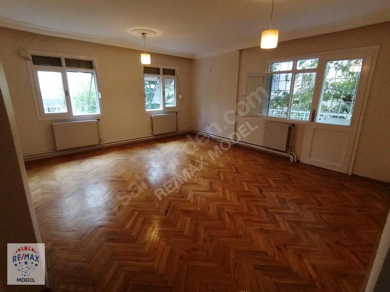 Bostanlıda Tadilatlı, Kiralık 3+1 Daire — fotoğraf 14