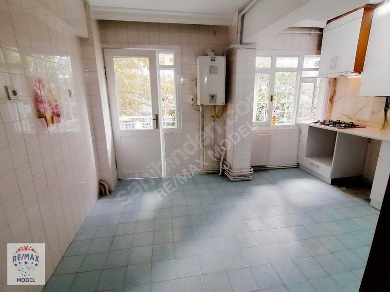 Bostanlıda Tadilatlı, Kiralık 3+1 Daire — fotoğraf 47