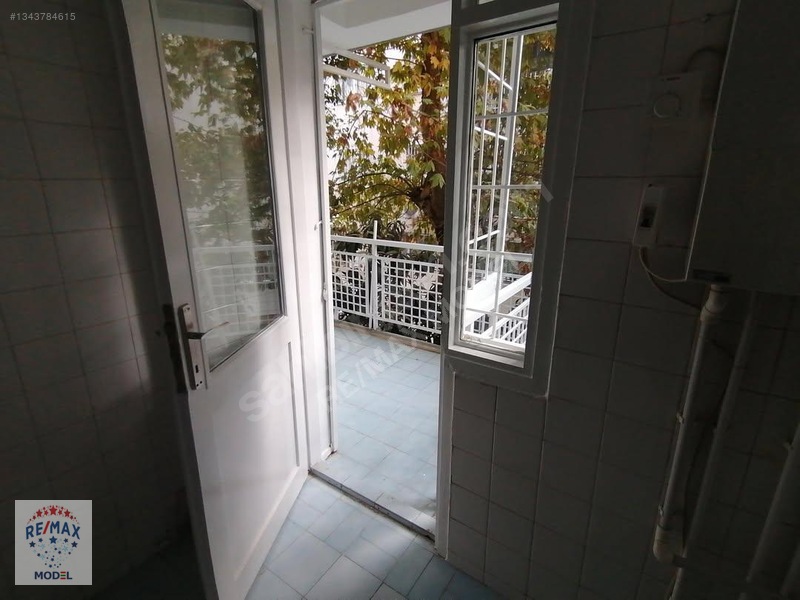 Bostanlıda Tadilatlı, Kiralık 3+1 Daire — fotoğraf 48