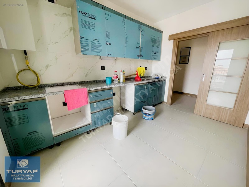Turyap Mega'Dan İkizcede Okul Karşısı Kiralık 3+1 Daire