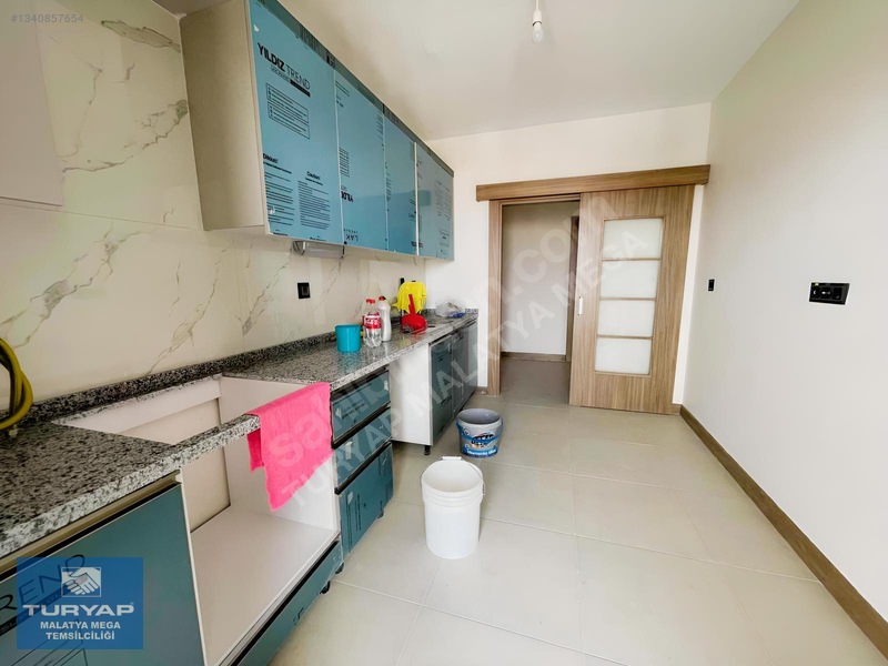 Turyap Mega'dan İkizcede Okul Karşısı Kiralık 3+1 Daire — fotoğraf 3