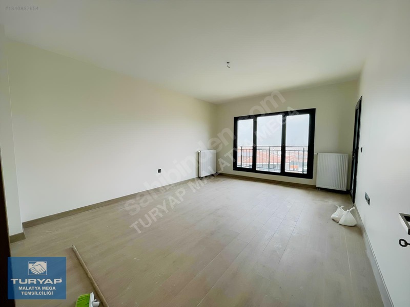 Turyap Mega'dan İkizcede Okul Karşısı Kiralık 3+1 Daire — fotoğraf 4