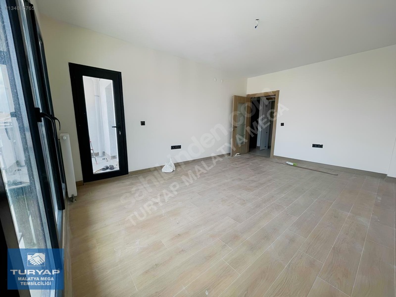 Turyap Mega'dan İkizcede Okul Karşısı Kiralık 3+1 Daire — fotoğraf 5