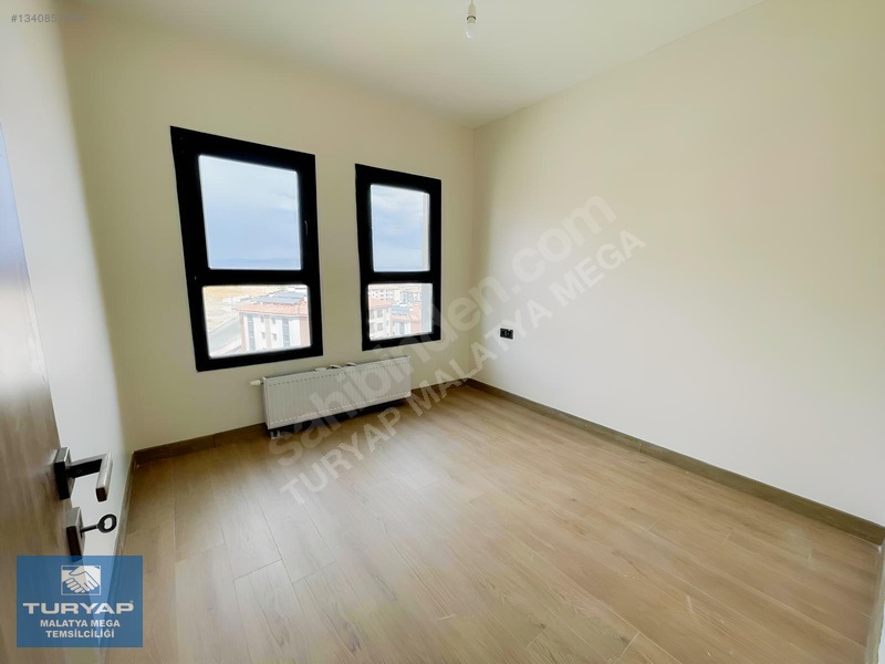 Turyap Mega'dan İkizcede Okul Karşısı Kiralık 3+1 Daire — fotoğraf 6