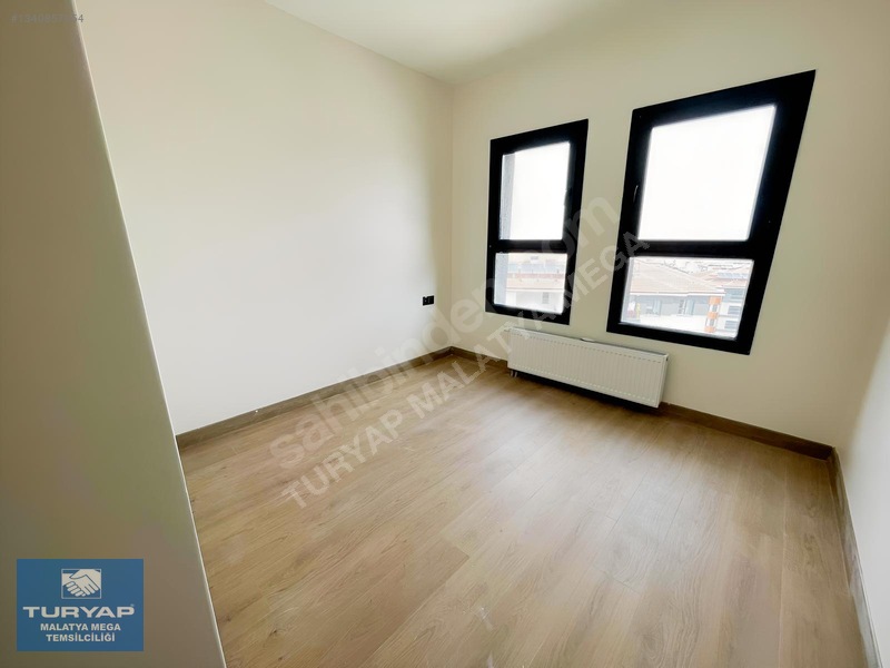 Turyap Mega'dan İkizcede Okul Karşısı Kiralık 3+1 Daire — fotoğraf 9