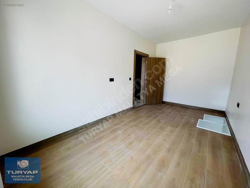 Turyap Mega'dan İkizcede Okul Karşısı Kiralık 3+1 Daire — fotoğraf 11