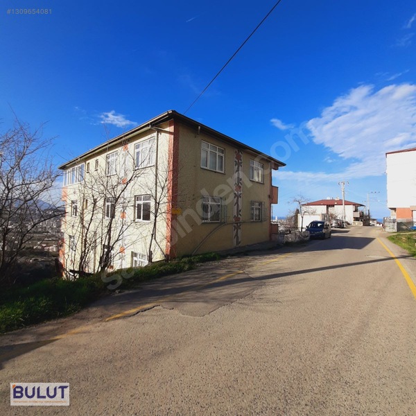 Bulut Emlak;Caddeye Cephe, Şehir,Doğa Ve Deniz Manzaralı,4 Katlı