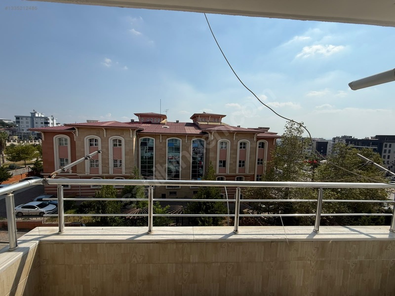 Beyazım Emlaktan Adliye Yanı Satılık 4+1 Geniş Daire — fotoğraf 2