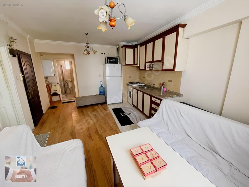 İzbana Yürüme Mesafesinde Şirinyer Merkezde 2+1eşyalı Daire — fotoğraf 3