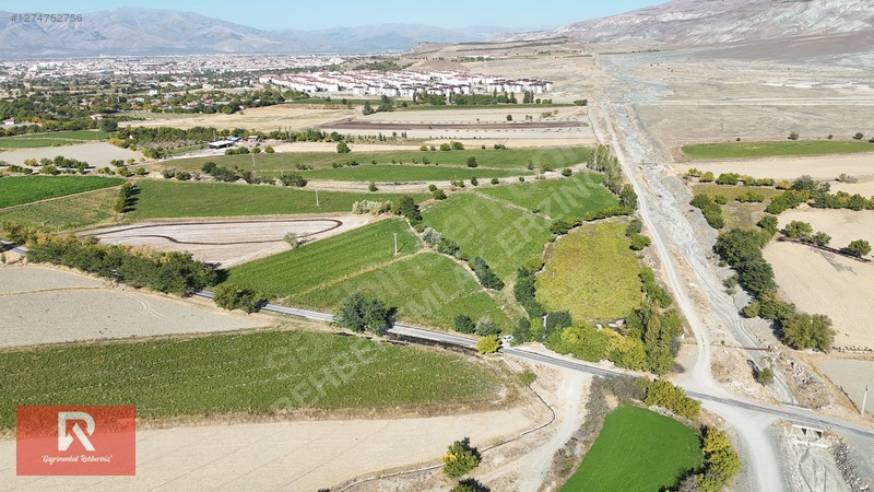 Rehber Emlak'tan 4718 M2 Buğdaylı Köyünde Anayol Üzeri Arazi !!! — fotoğraf 4