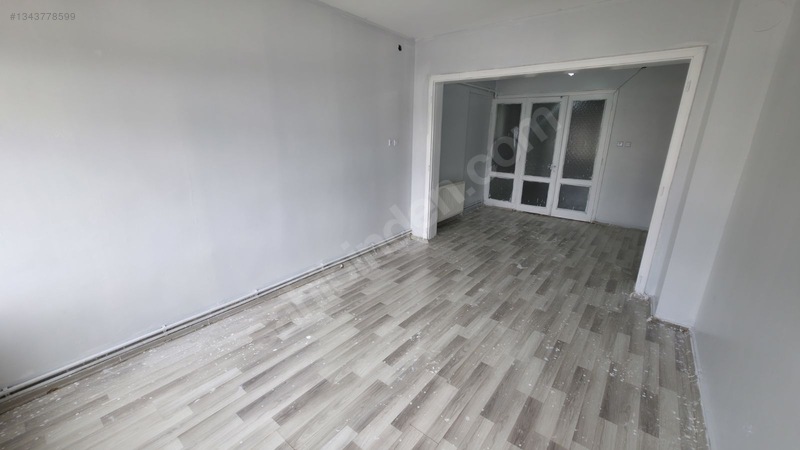 Şehir Merkezinde Yenilenmiş 2+1 Ara Kat Daire. Şehrin Göbeğinde. — fotoğraf 9