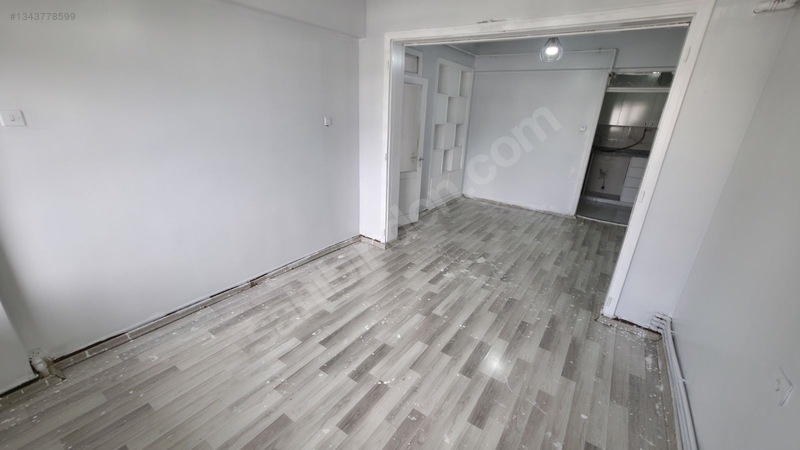 Şehir Merkezinde Yenilenmiş 2+1 Ara Kat Daire. Şehrin Göbeğinde. — fotoğraf 12