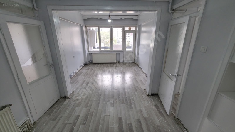 Şehir Merkezinde Yenilenmiş 2+1 Ara Kat Daire. Şehrin Göbeğinde. — fotoğraf 13