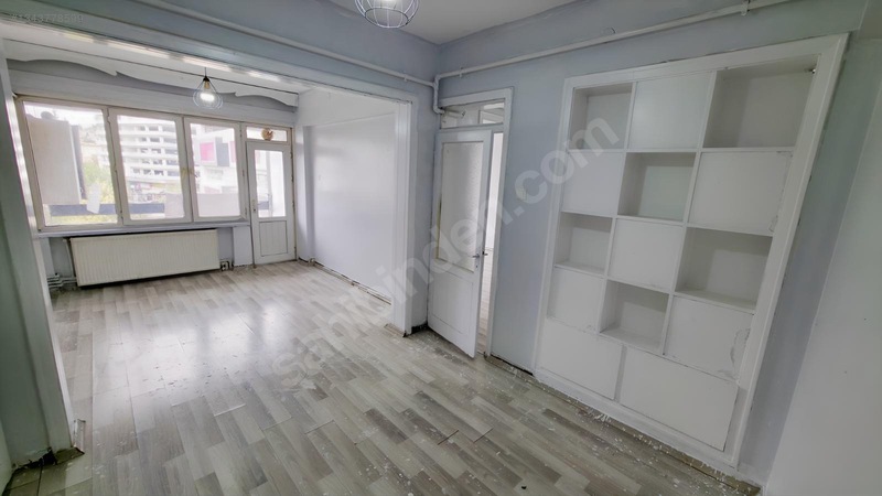Şehir Merkezinde Yenilenmiş 2+1 Ara Kat Daire. Şehrin Göbeğinde. — fotoğraf 14