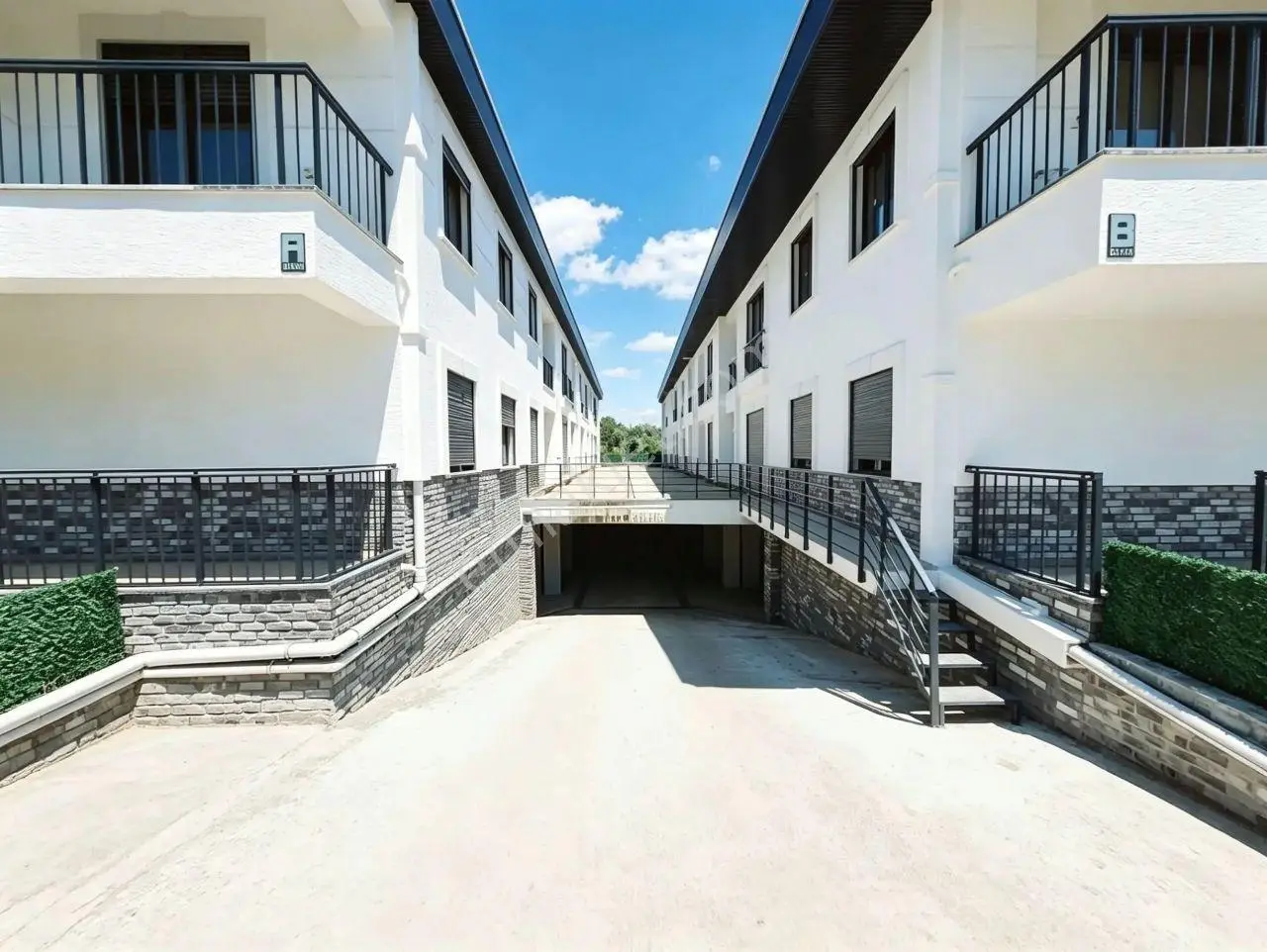 Uytundan Güre'de Müstakil Bahçeli Kapalı Otoparklı Havuzlu 2+1 — fotoğraf 3