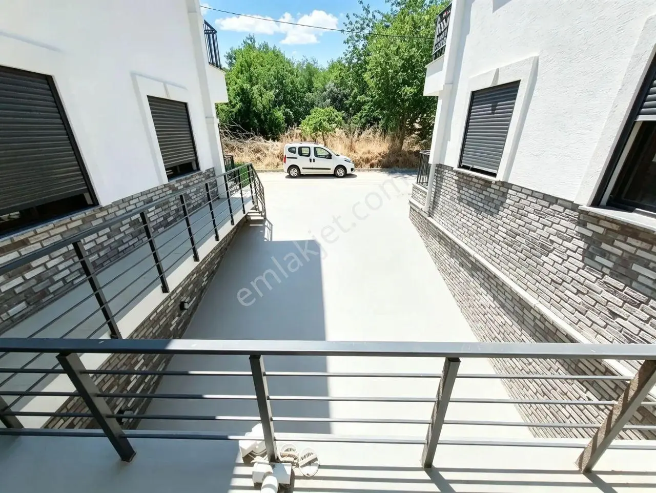 Uytundan Güre'de Müstakil Bahçeli Kapalı Otoparklı Havuzlu 2+1 — fotoğraf 11