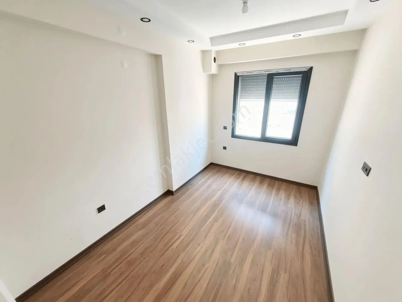 Uytundan Güre'de Müstakil Bahçeli Kapalı Otoparklı Havuzlu 2+1 — fotoğraf 35